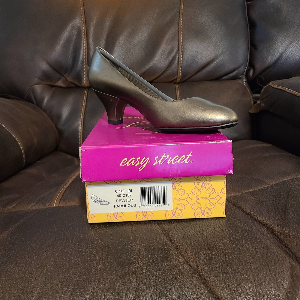 Easy Street Women's Fabulous Pump,Pewter,6.5 M US